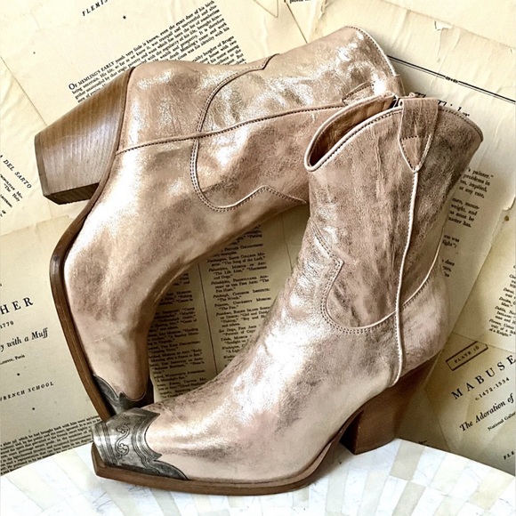 Free People Brayden Western Boots Champagne Metallic Pewter Tip 38 / 8 NWT Rare - Picture 4 of 14